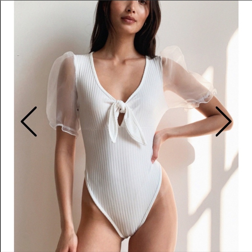NWT White Nasty Gal body suit with organza sleeve
